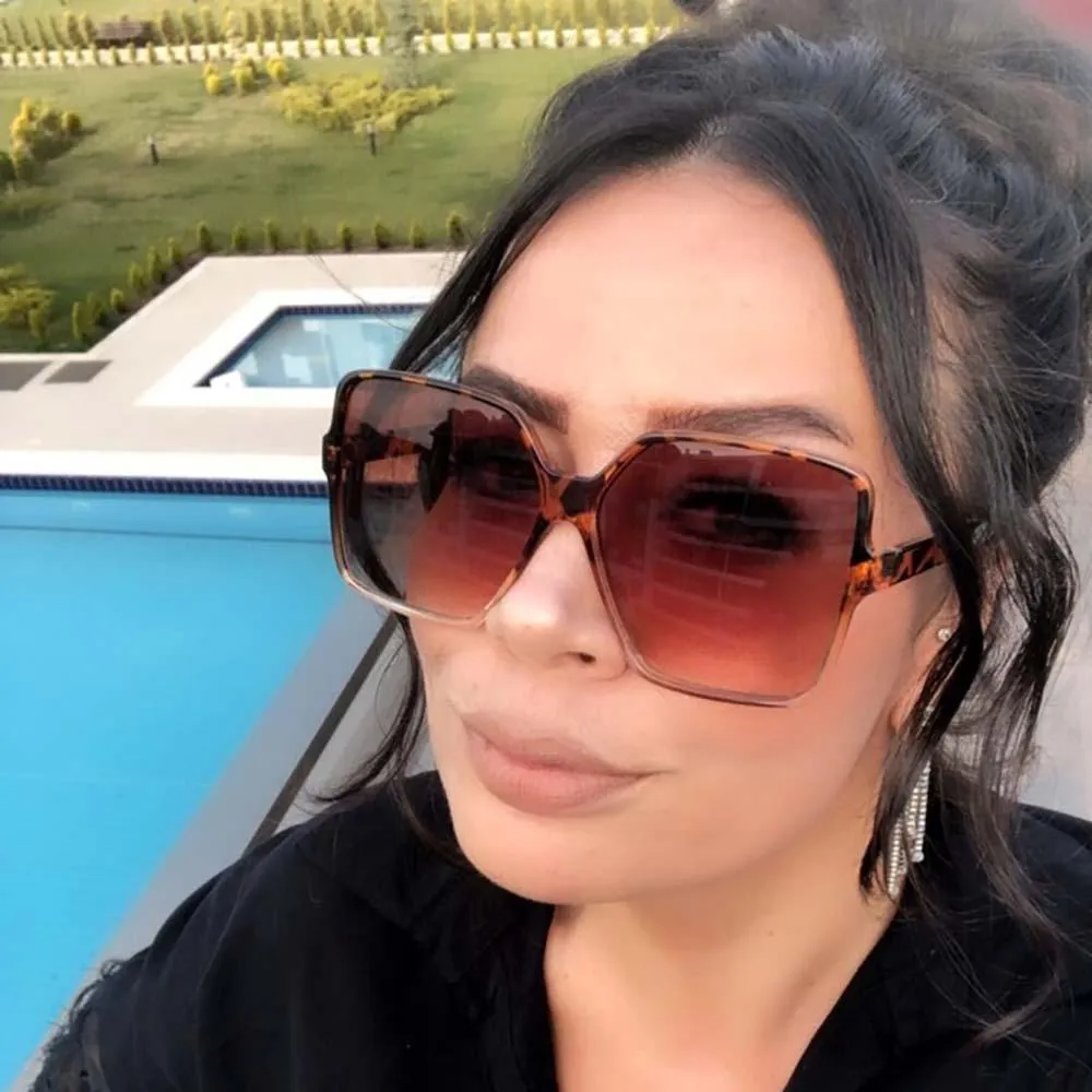 Gradient Frame Vintage Over Sized Square Sunglasses