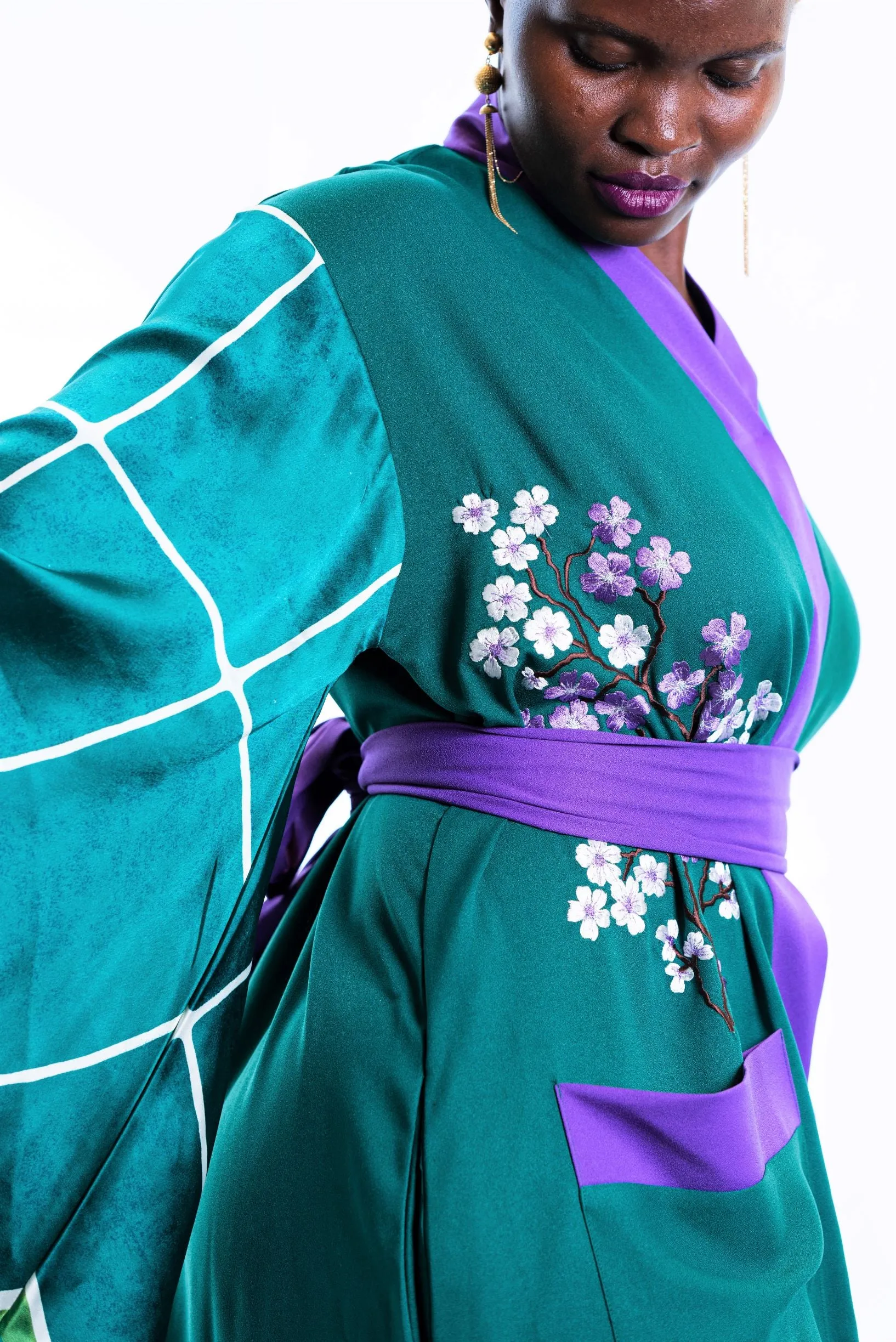 Kelly Embroidered kimono robe