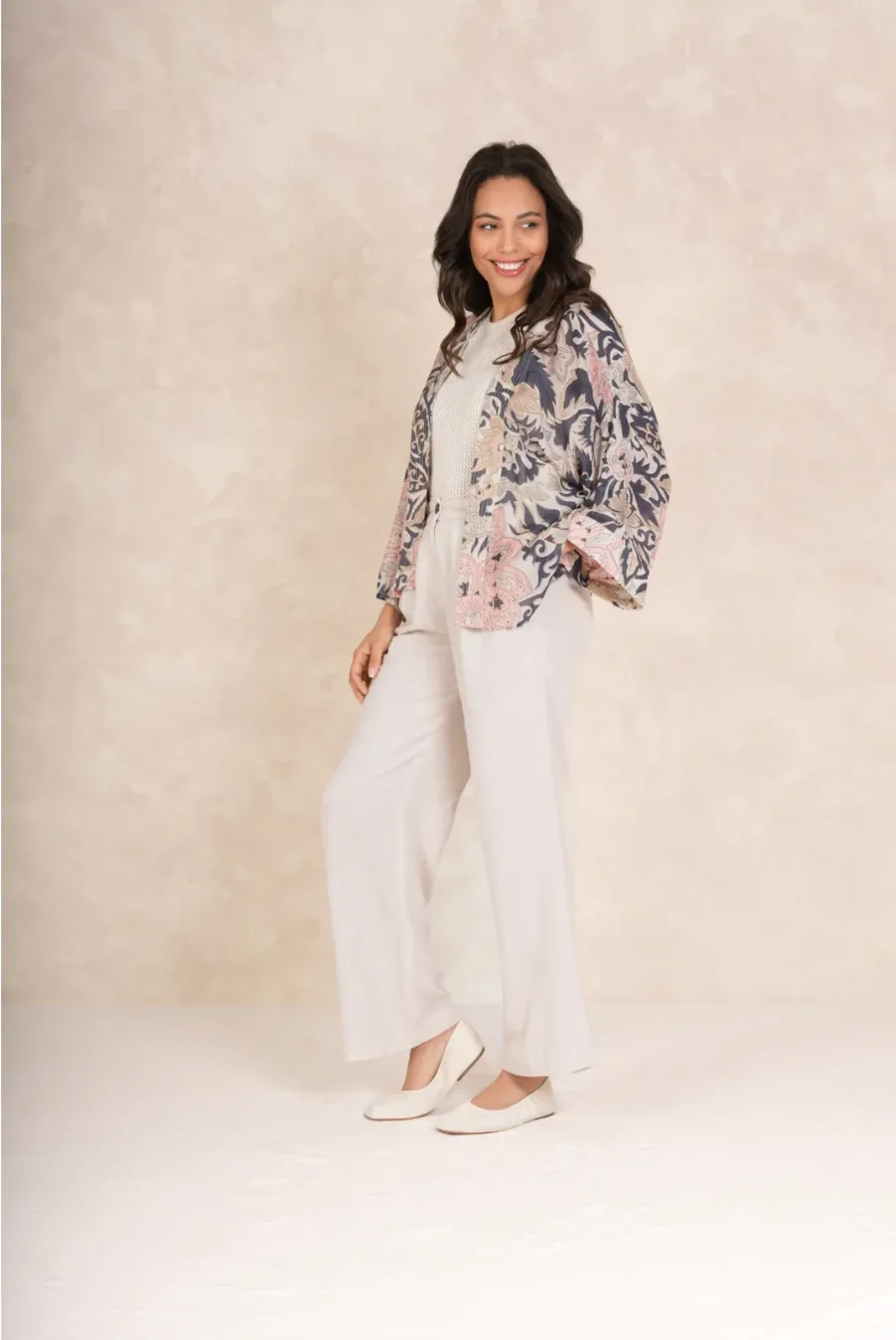One Hundred Stars Short Lightweight Kimono in Taupe Block Print - KIMBLKTAU