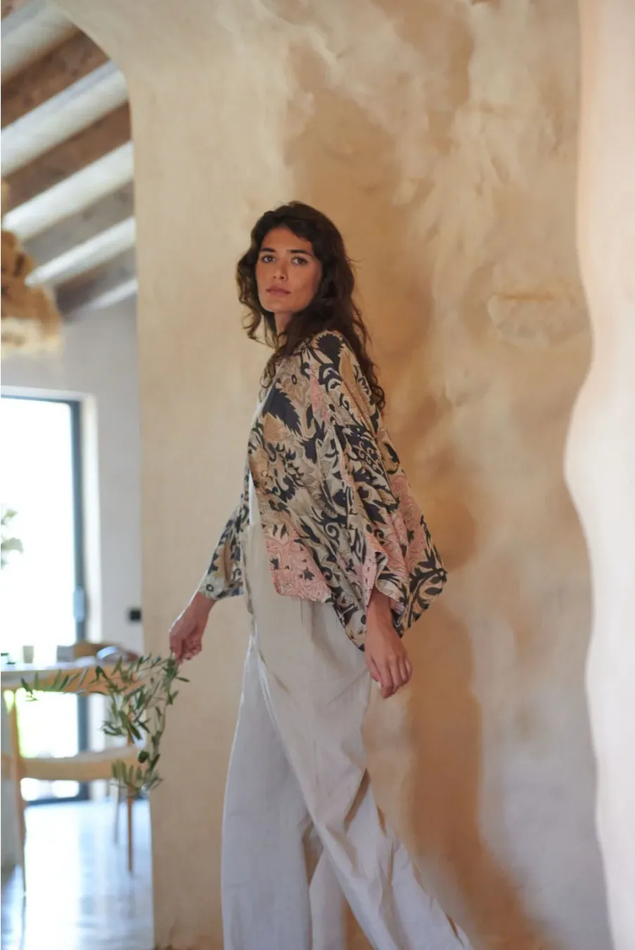 One Hundred Stars Short Lightweight Kimono in Taupe Block Print - KIMBLKTAU