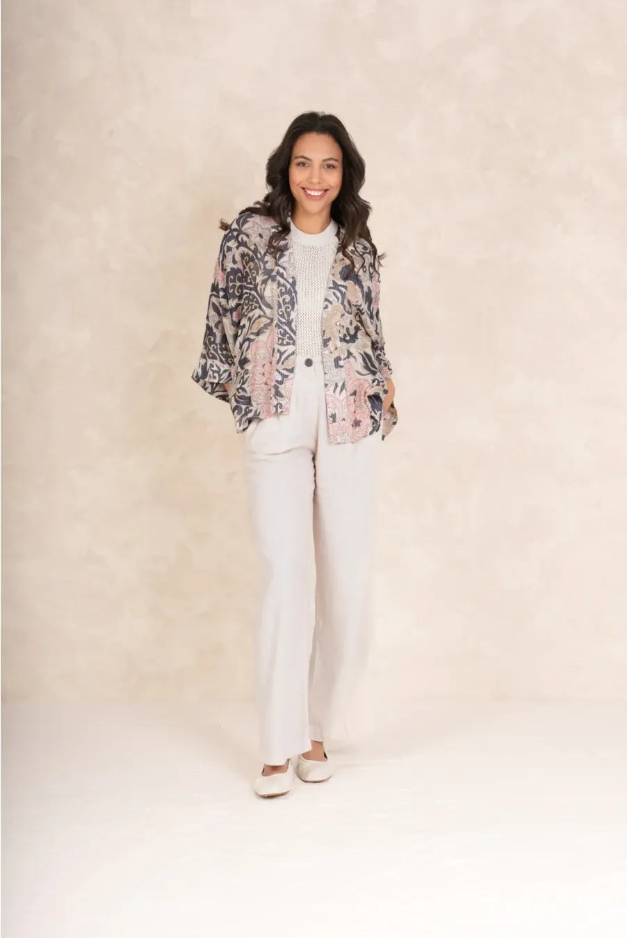 One Hundred Stars Short Lightweight Kimono in Taupe Block Print - KIMBLKTAU