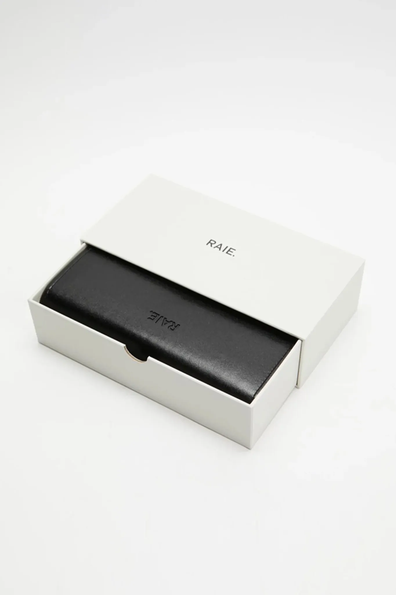 Raie Ivy Black
