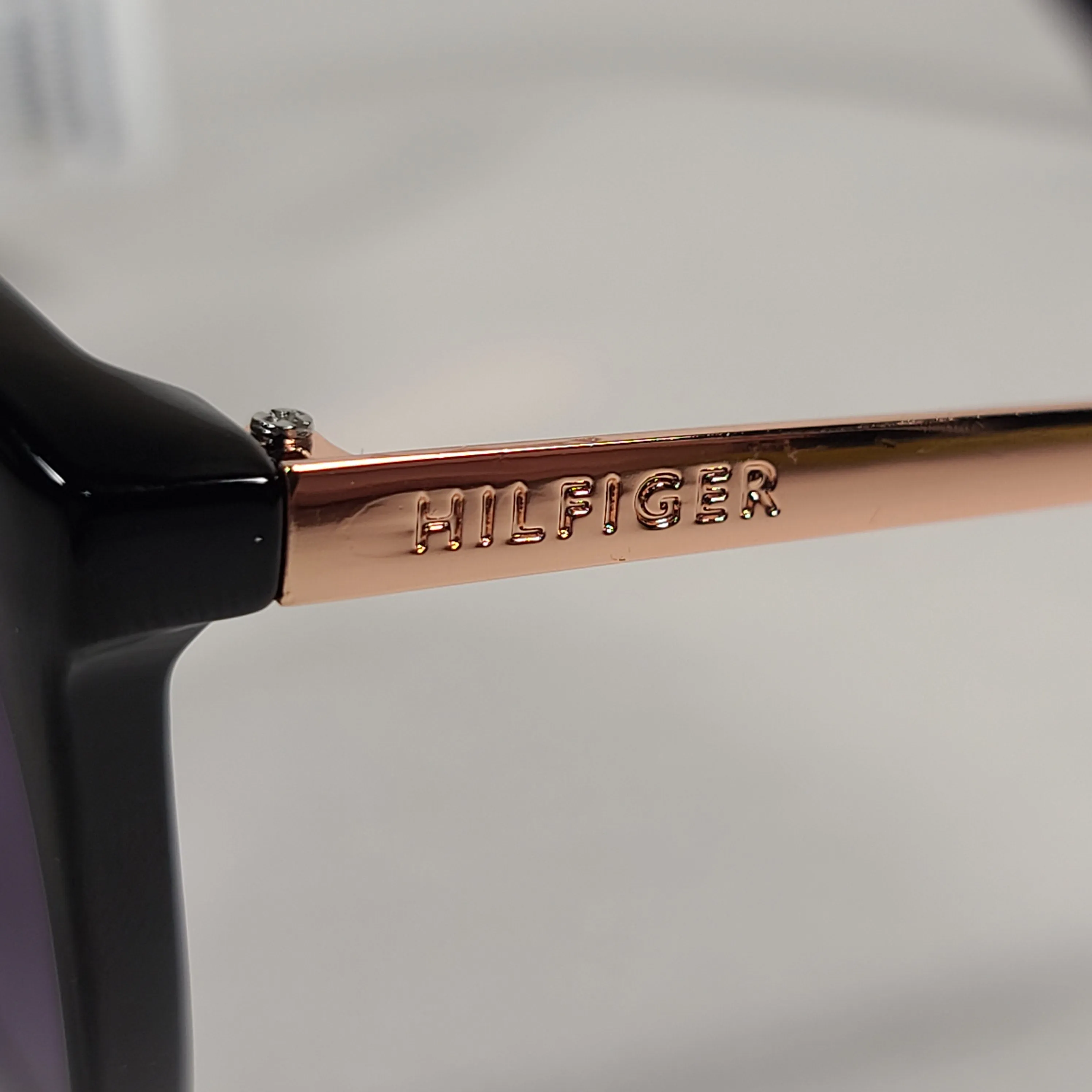 Tommy Hilfiger Tru Round Cateye Sunglasses Black Rose Gold Smoke Gradient Lens TRU WP OL463