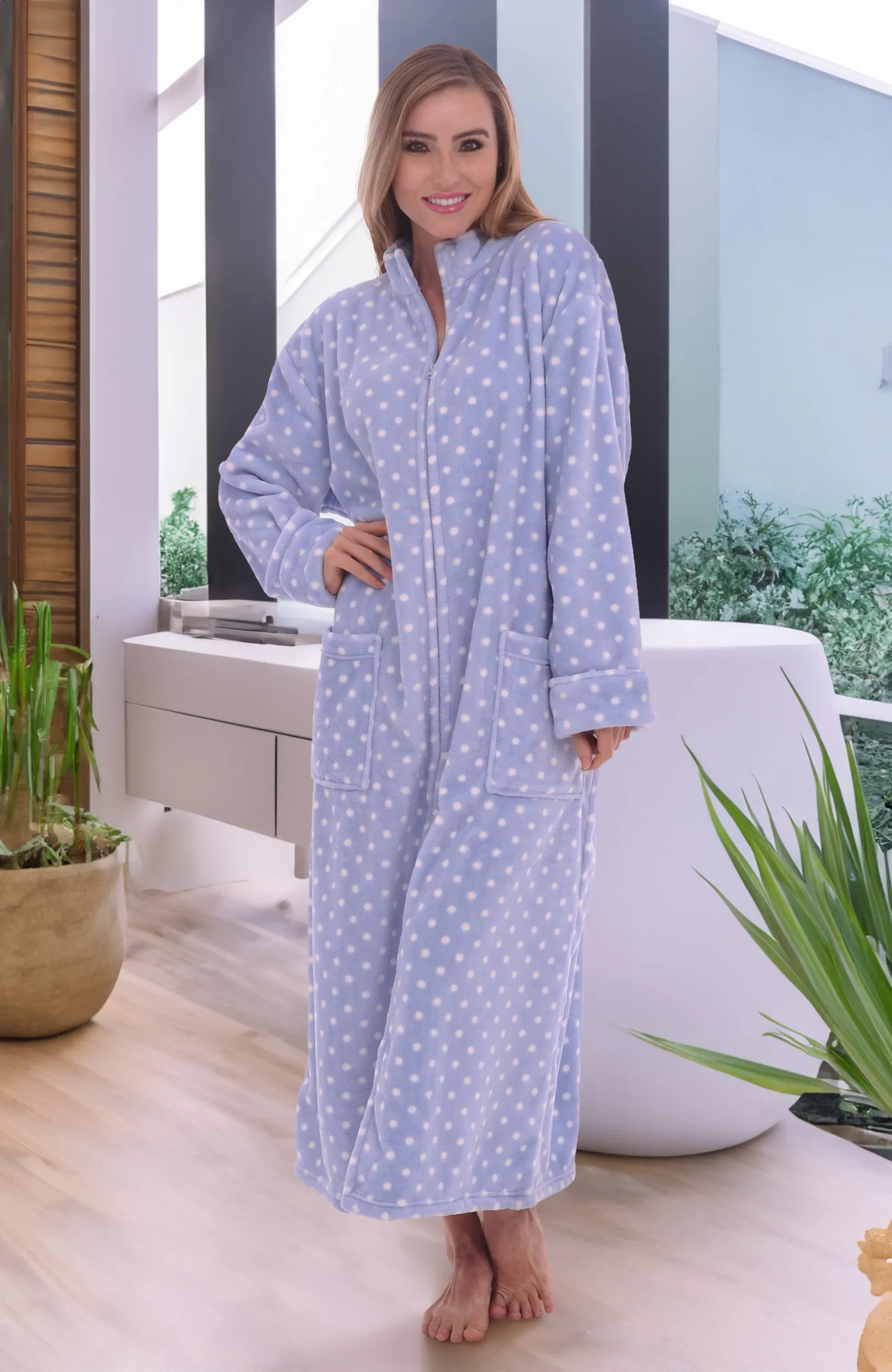 Women's Zip Up Plush Robe, Oversized Bathrobe with Two Way Zipper